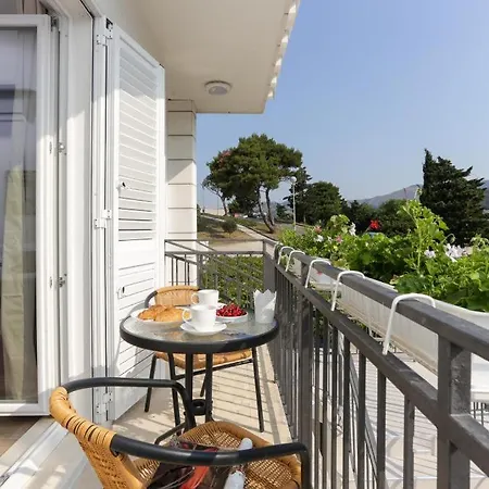 Providenca Apartman *