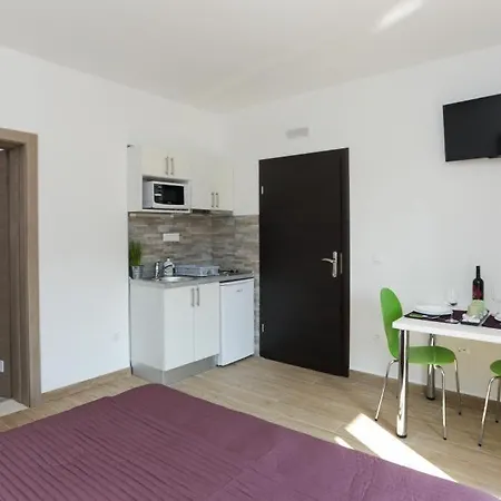 Providenca Apartman *